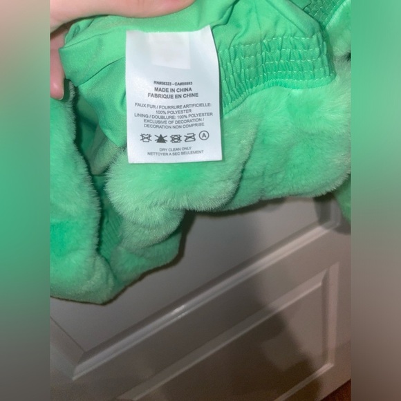 New! Nike Faux Fur Neon Green Swoosh Bomber Logo Zip Jacket 💚💚 Small - Picture 15 of 16